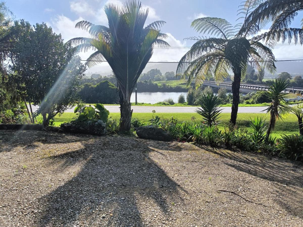 Riverstone Retreat Karamea Exterior foto
